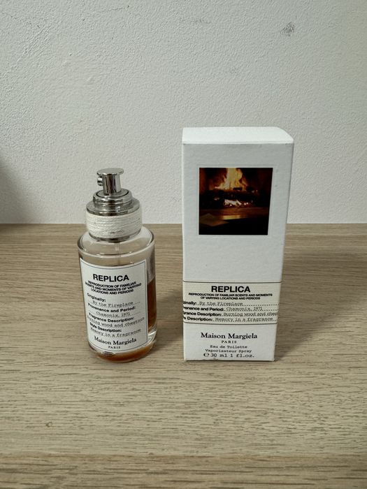 Replica By The Fireplace perfumy