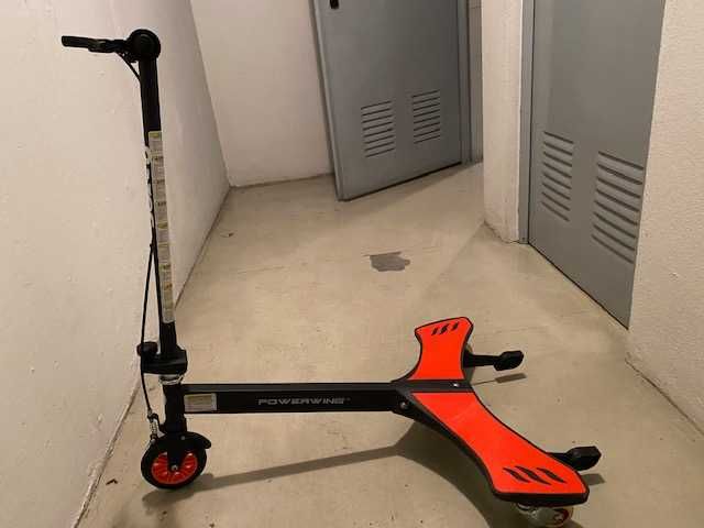 trotinete com travão de volante