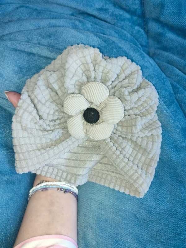 piękna czapeczka dla dziewczynki