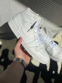 Nike Air Jordan 1 mid 42 26,5 мужские кроссовки