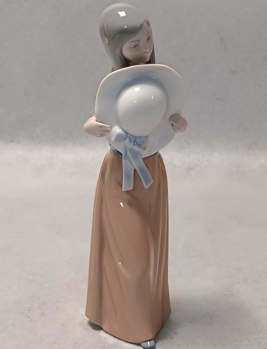 LLADRO #5007 Bashful Dziewczyna z kapeluszem Hiszpańska porcelana