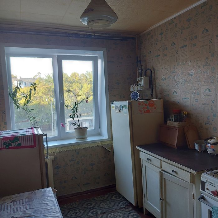 Продам 3х комн квартиоу на 4 микр