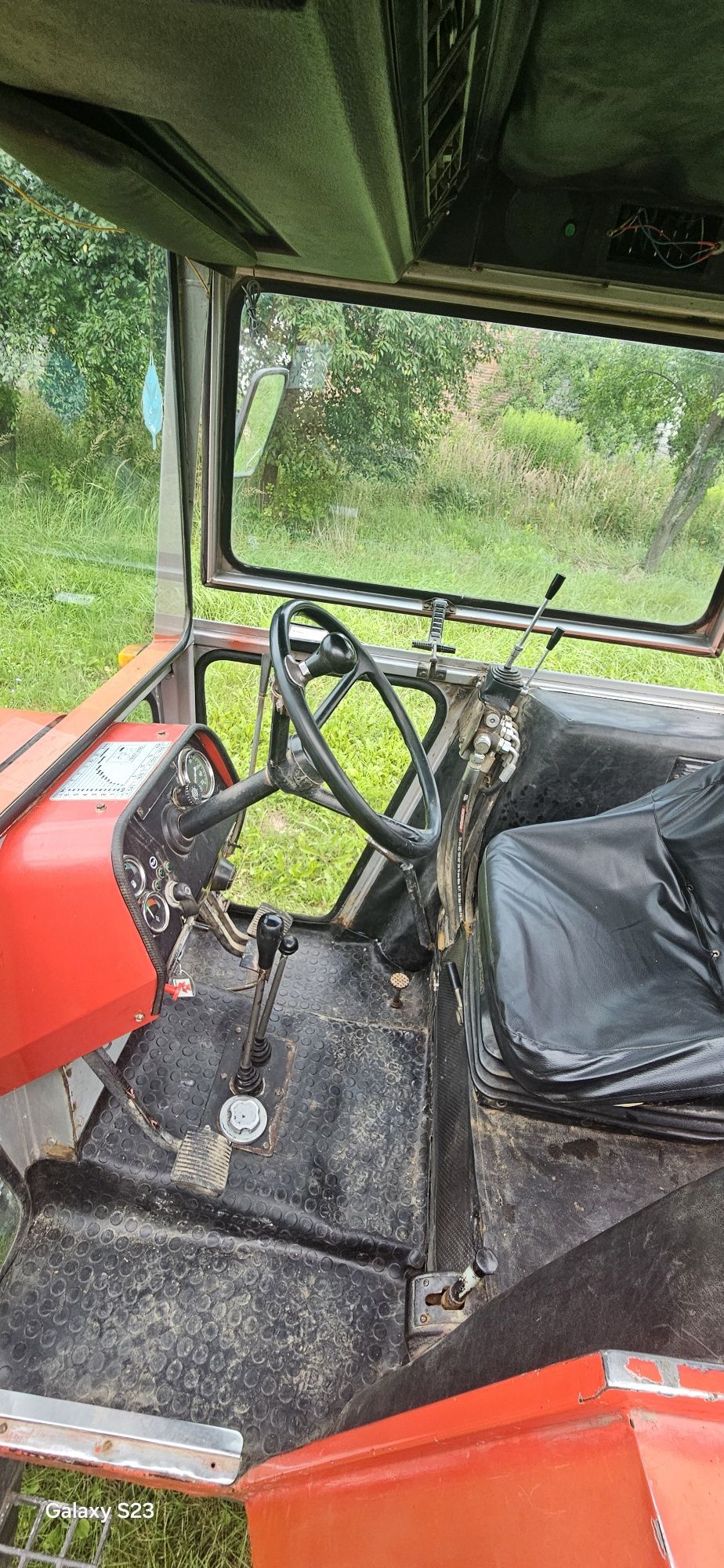 Massey Ferguson 575