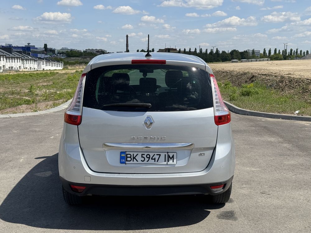 Renault Megane Scenic 2013