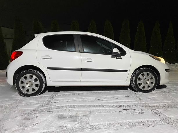Peugeot 207 1.4 Benzyna 2008 rok