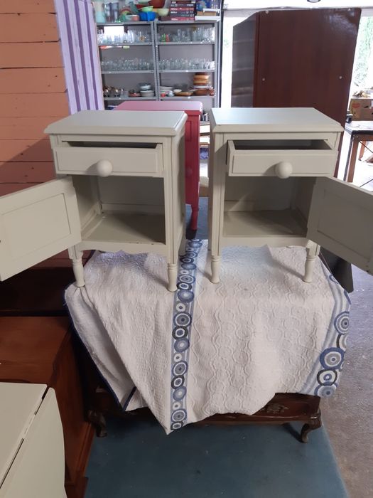 Conjunto de mesas de cabeceira