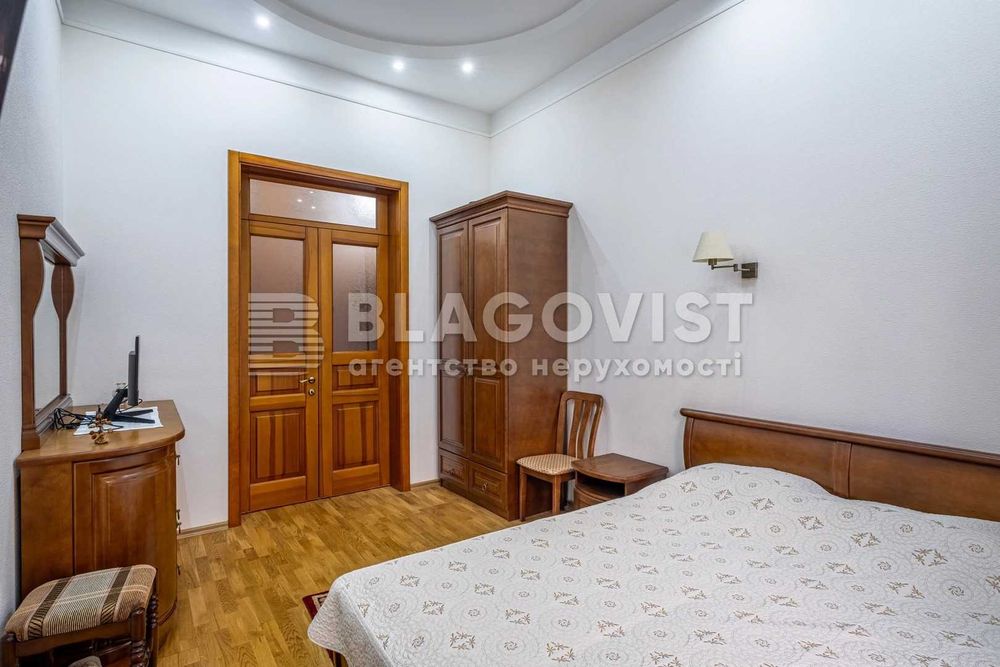 Хрещатик 15 Городецького Заньковецької  Пасаж 3К/72м2