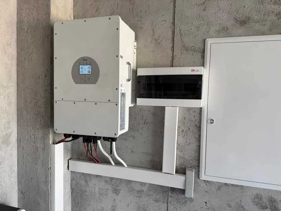 Magazyn Energi 10 kWh z Falownikiem Hybrydowym Deye SUN-12K Z MONTAŻEM