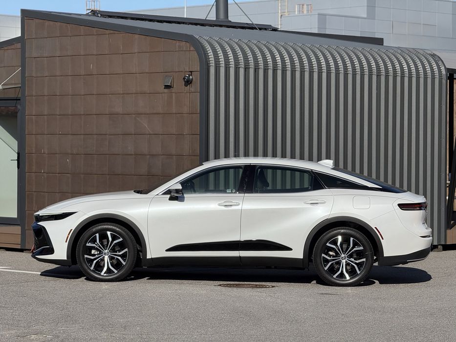 Toyota Crown, 2024 року, 2.5 гібрид, автомат, повний привід, 35т.км,