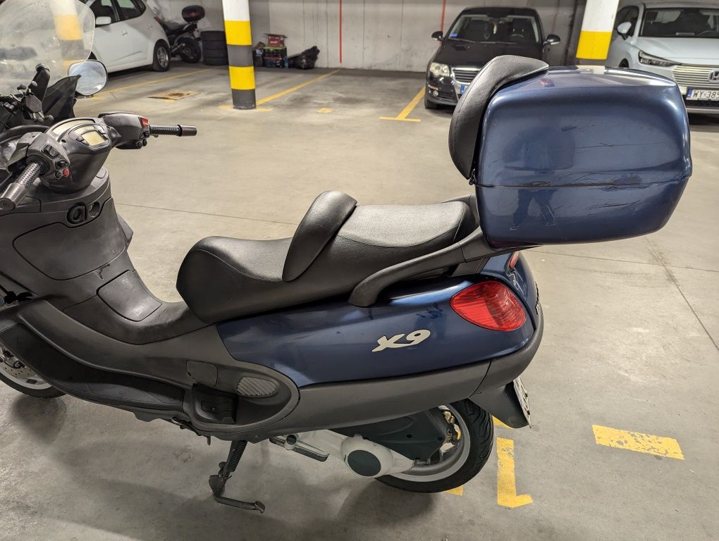 Skuter Piaggio x9 180 przegląd na rok , w pełni sprawny , bez wkładu