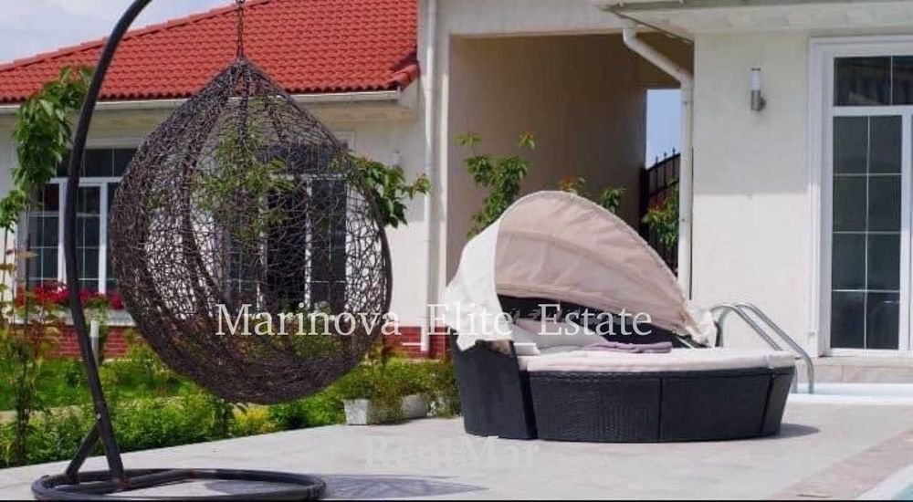 Дом высокого уровня комфорта для большой семьи Совиньон 6 спален Видео