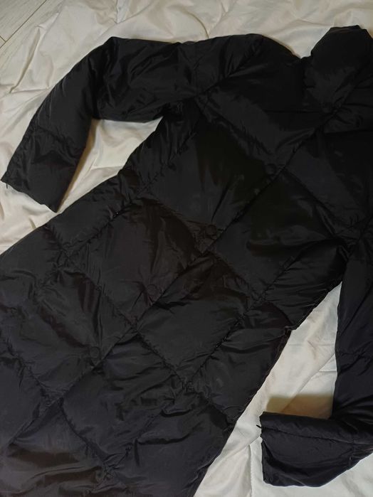 Płaszcz czarny zimowy puchowy Hugo Boss S 36 jak nowy