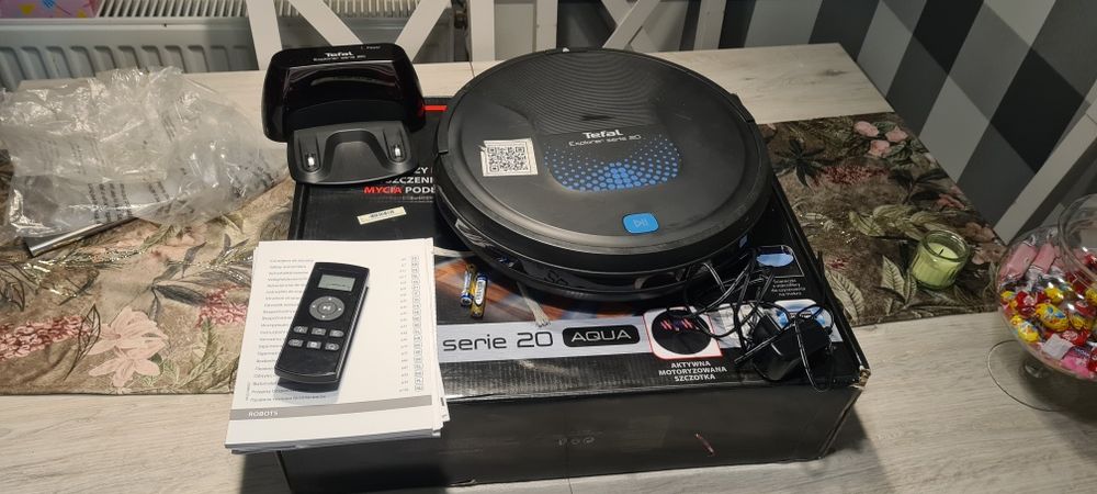 Robot sprzatajacy Tefal Explorer serie 20 aqua nowa bateria sprawny