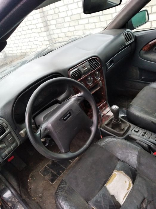 Разборка двигун, кпп, четверть,фари,двері,генератор,насос гурVolvo S40