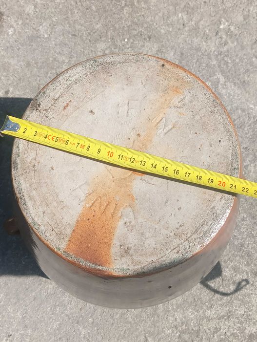 Kamienny garnek w dobrym stanie