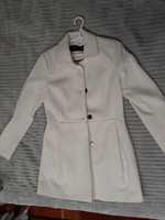 Płaszcz wiosenno jesienny biały Reserved 36