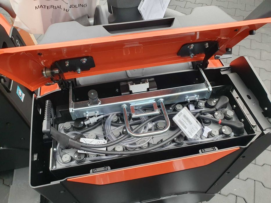 Wózek Toyota LPE200 Nowy 2023r z Podestem Boczna Wymiana, BT LPe220