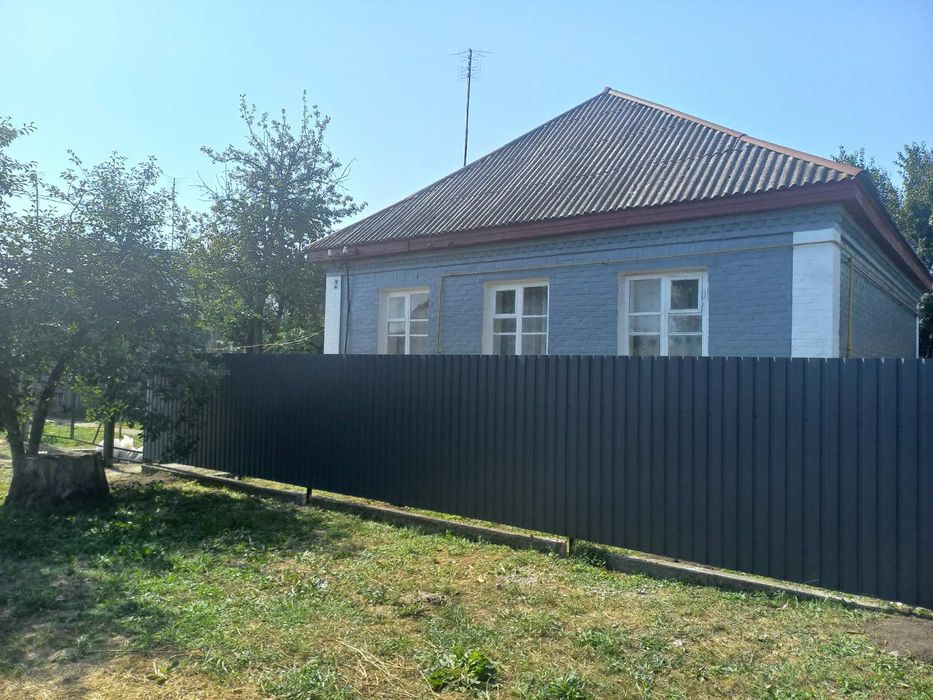 Здається будинок м.Яблунівка (біля Богдана)