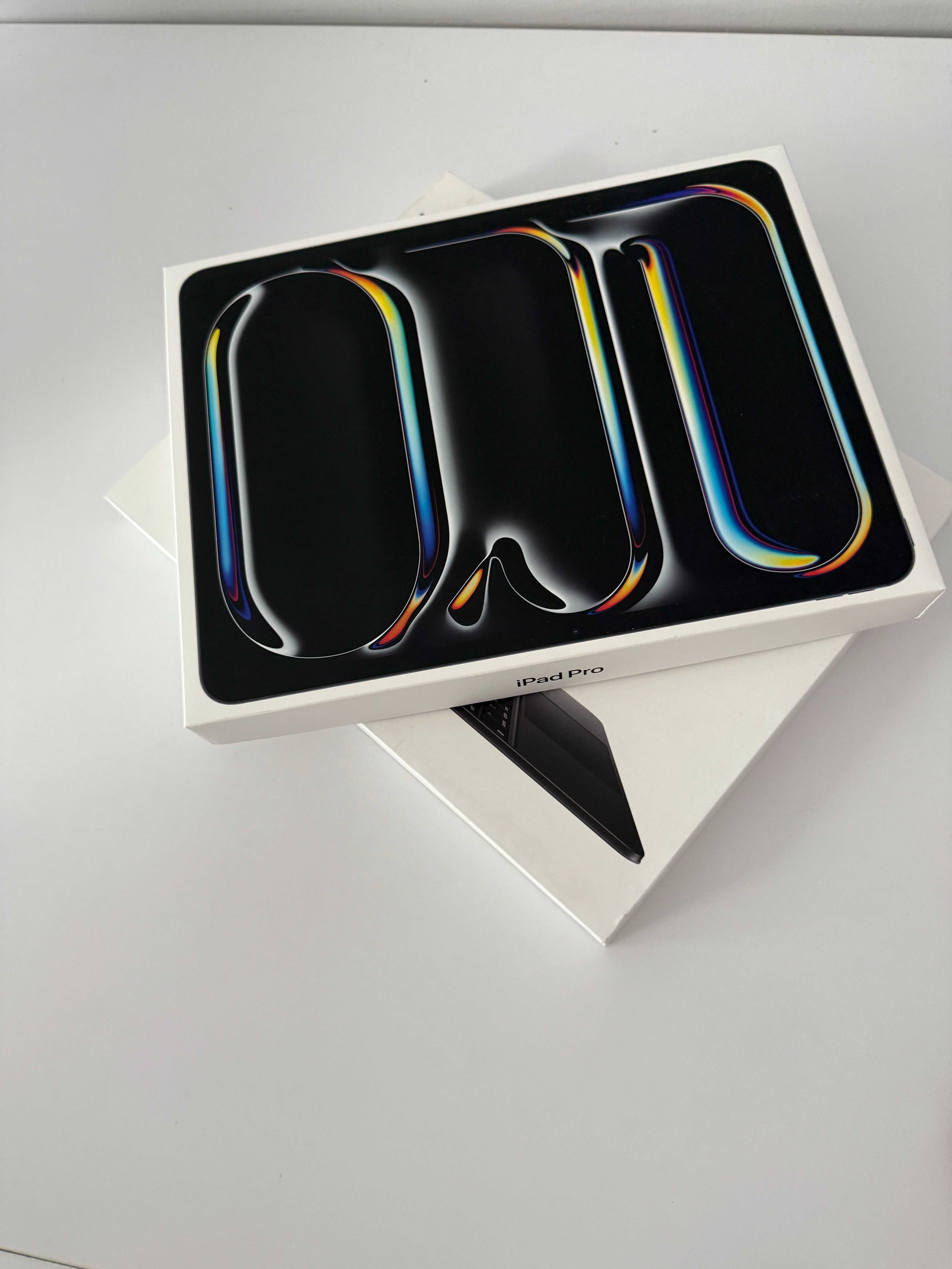 iPad Pro 13" M4 + Magic Keyboard | 256 GB | Wi-Fi + Cellular