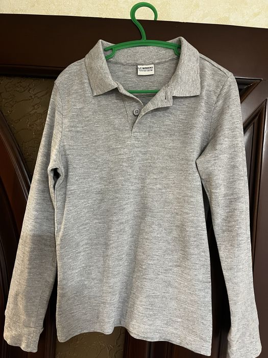 Продам б/в поло на хлопчика до школи