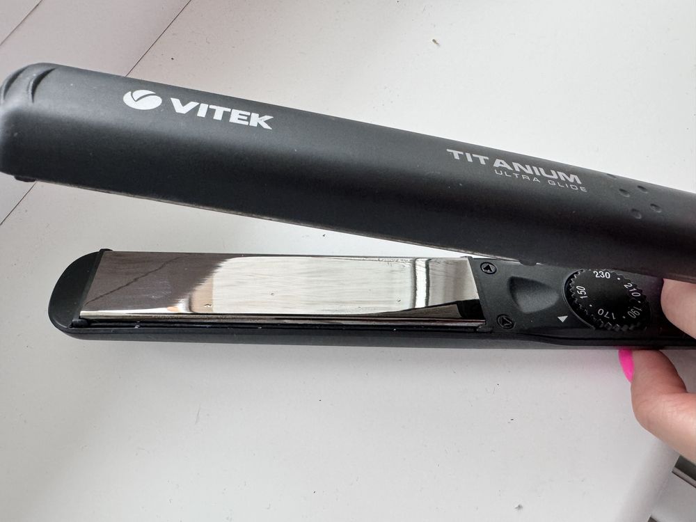Продам утюжок выпрямитель Vitek titanium ultra glide
