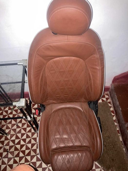 Conjunto de Bancos em Pele Mini F57