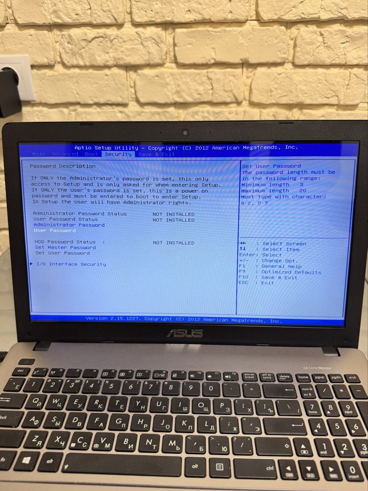 Ноутбук Asus X550C