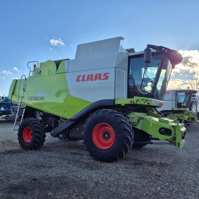 Claas Lexion 650 z hederem