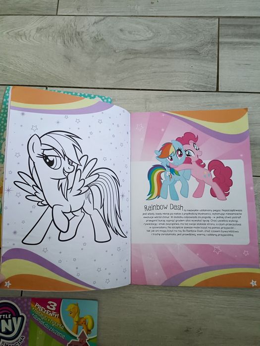 Zestaw magazynów My Little Pony 9 sztuk naklejki domki gazeta MLP