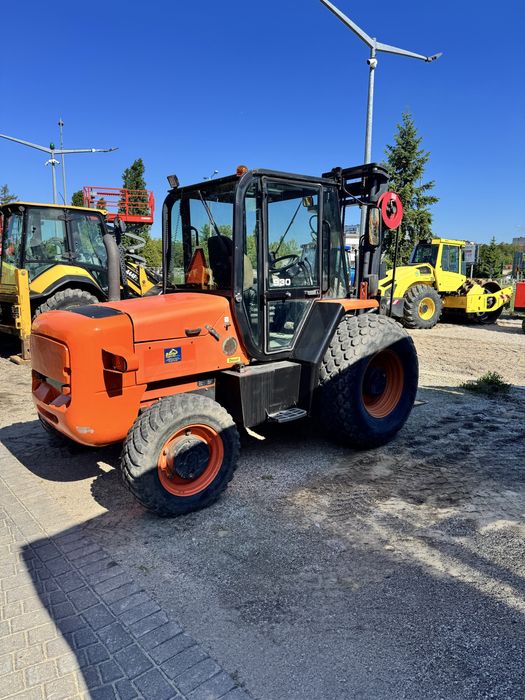 Wynajem Widlaka Terenowego 4x4 JCB 930-4 T-4