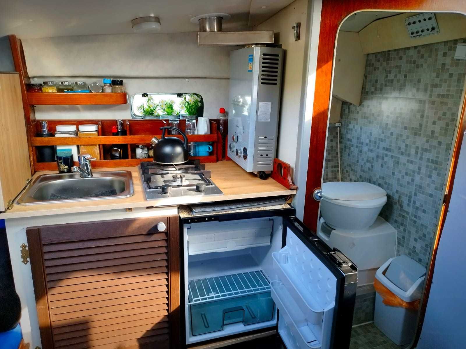 Jacht motorowy houseboat 7,5m b. doinwestowany. Przyczepa Czytaj opis