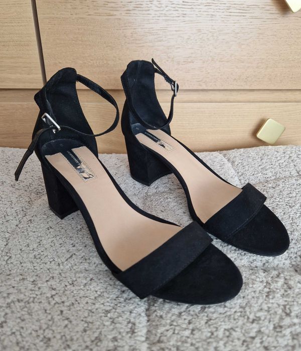 Dorothy Perkins Sandałki na Obcasie r.38.5