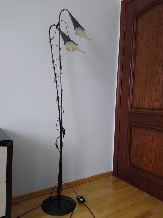 Komplet oświetlenia do salonu: żyrandol, lampa stojąca, 3 kinkiety