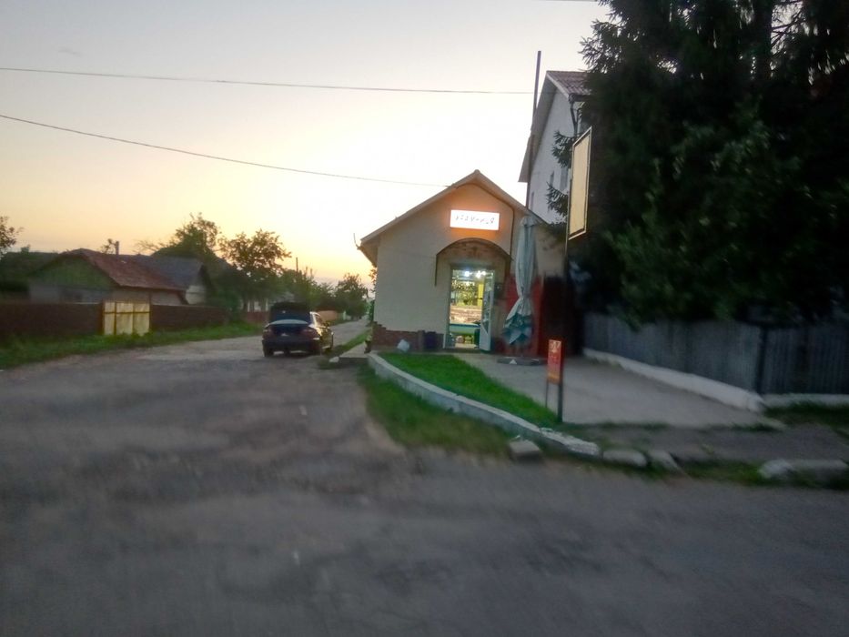 ПРОДАЖ - ОРЕНДА.  Магазин - бар. Заставна,вул.Бажанського.