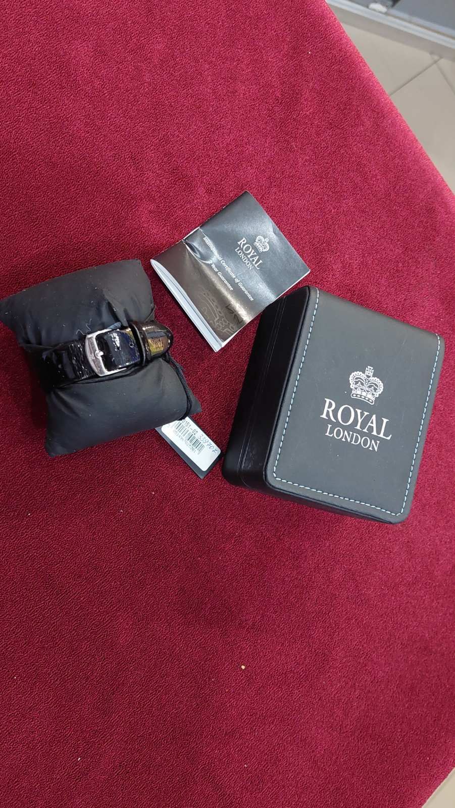 Часы Royal London