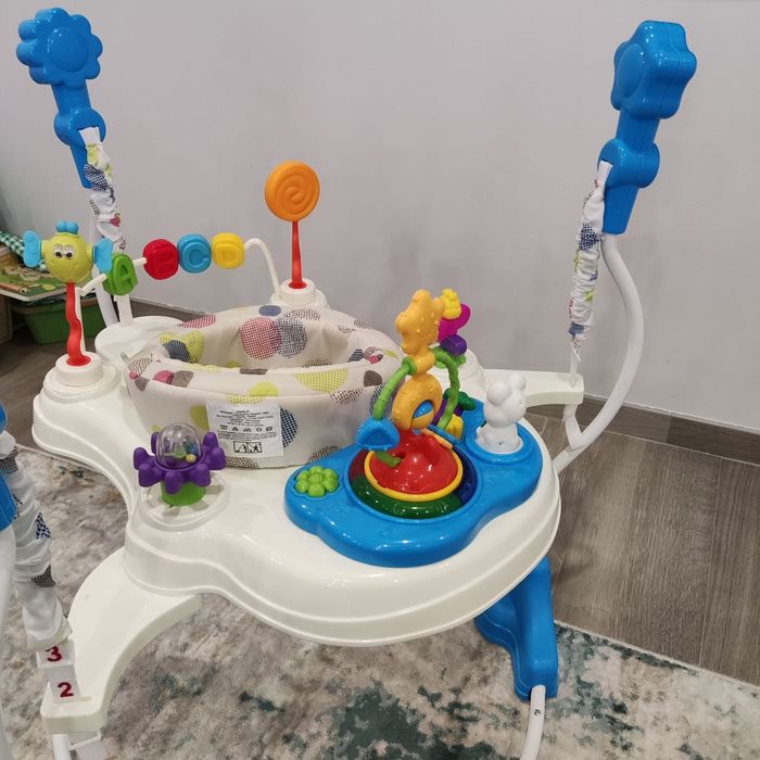 Saltador e centro de atividades Babysauteur