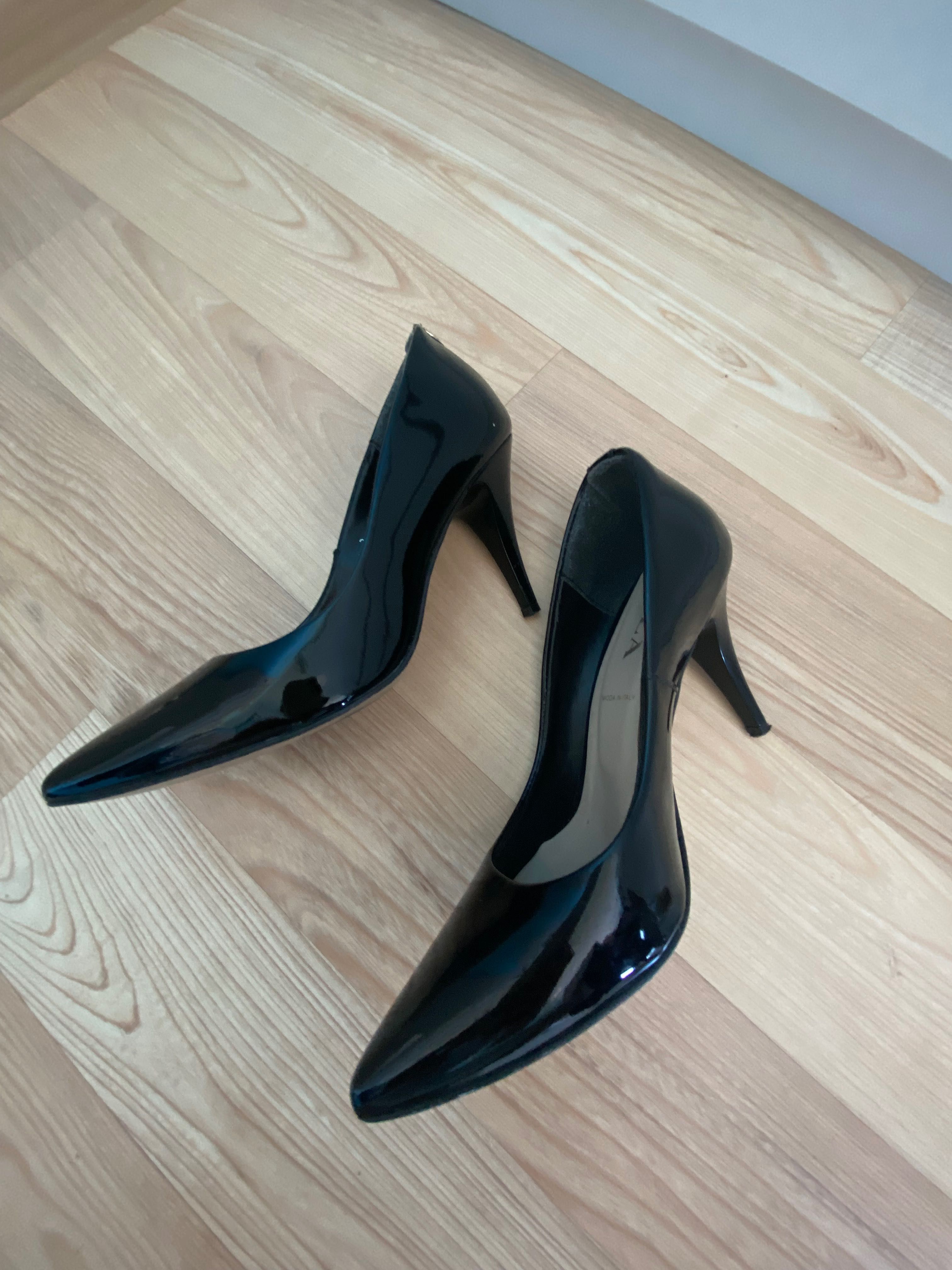 Buty damskie na obcasie rozmiar 35