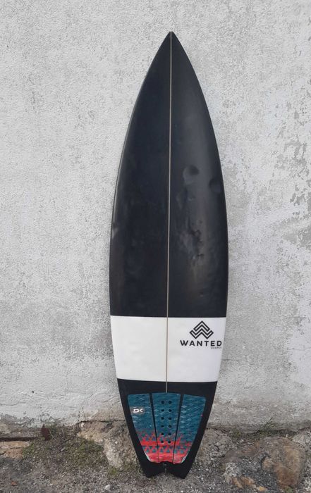 Prancha de surf tamanho 5'5 com 22,5 litros