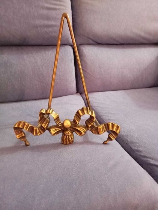 Braseira de cobre com lindo suporte.