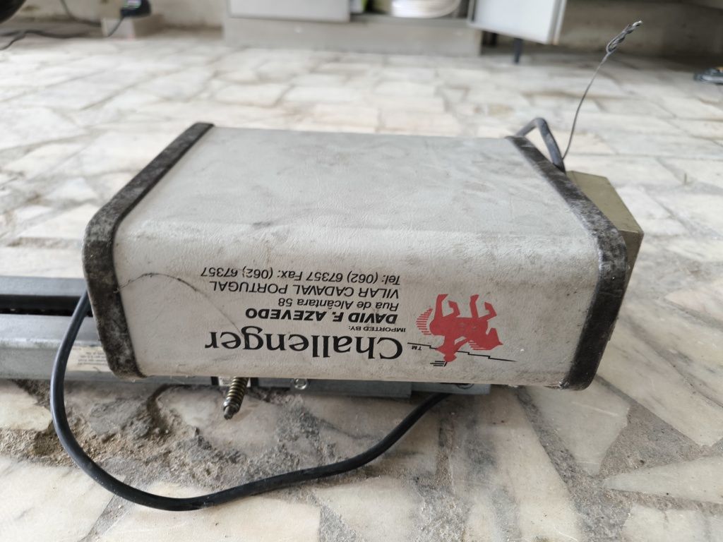 Vendo motor "Challenger" automático para portão
