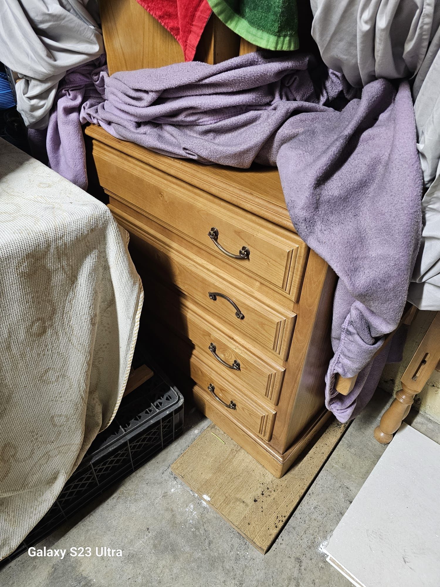 Quarto de casal sem roupeiro