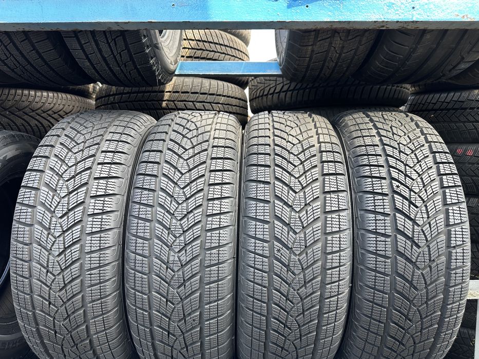 Шини б/у 215/60/17 R17 Goodyear