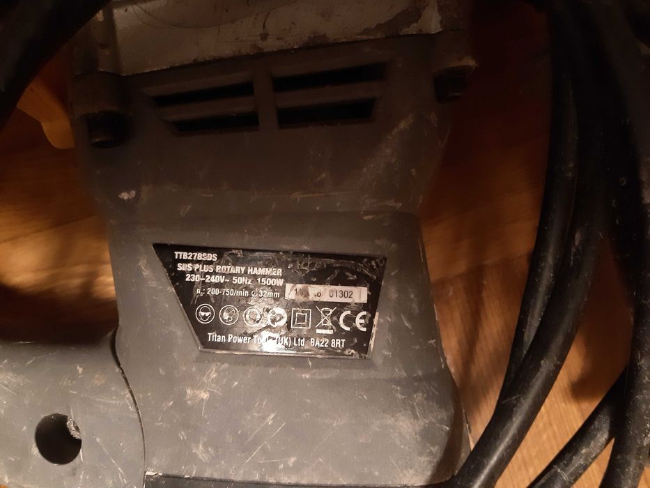 Ударная дрель TITAN в отличном состояние.