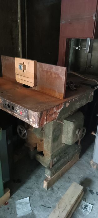 Продам токарний станок 1м63