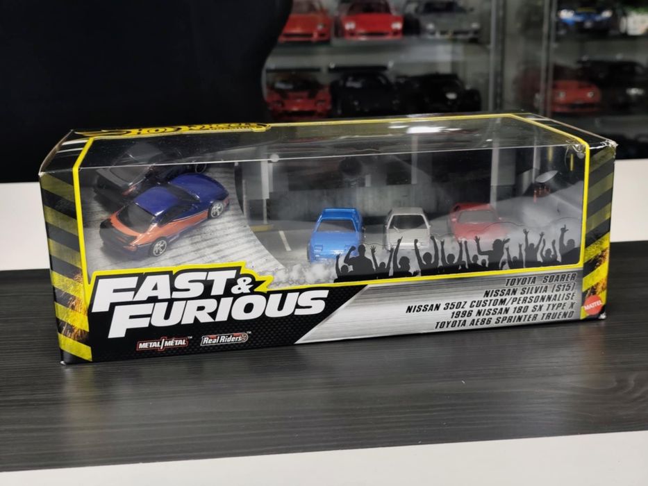 1/64 Diorama Set Fast and Furious Tokyo Drift.Pequenos danos embalagem