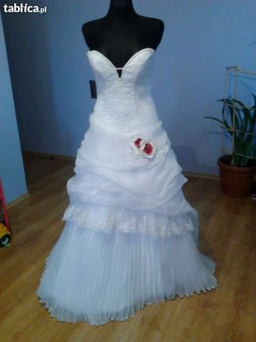 Nowiutka suknia ślubna idealna dla ciebie