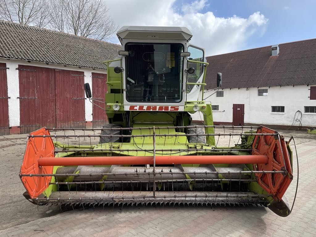 Claas Dominator 68