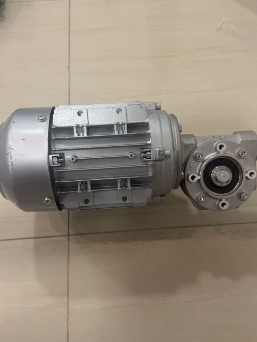 Motoreduktor / Silnik 3 fazowy 0,12 kW