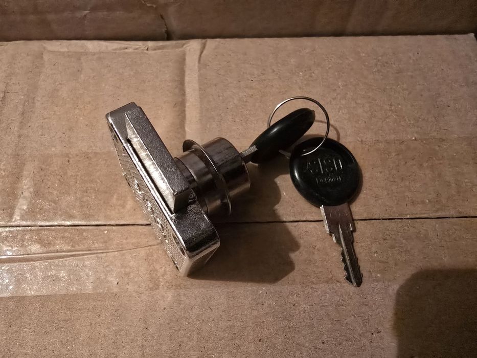 Zamek meblowy kwadratowy 2szt SISO X850 fi19x22mm CK