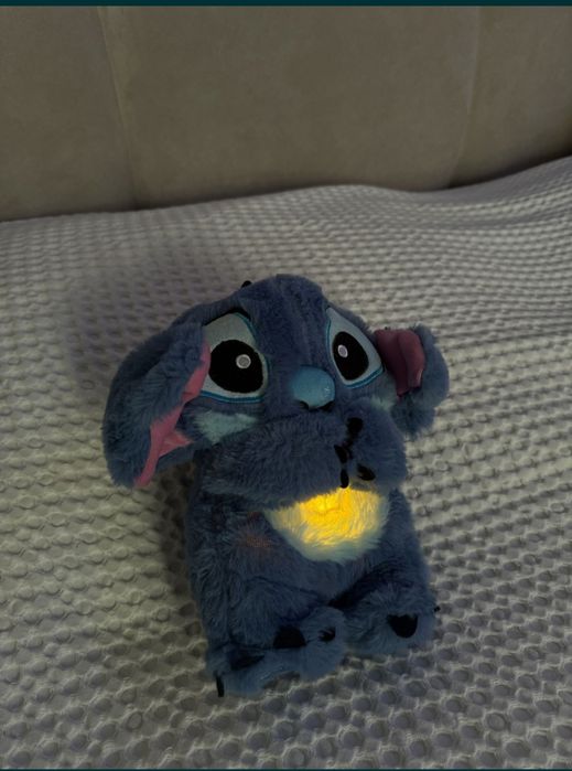 НОВА Дихаюча іграшка Стіч подарунок для дівчини куб тюльпанів ведмедик